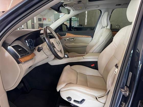 VOLVO XC90 2.0 T8 HYBRID MOMENTUM AWD GEARTRONIC